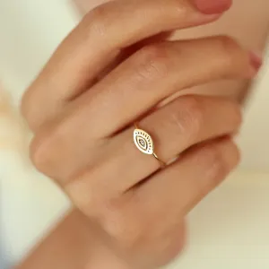 14k Gold Eyelash Detail Ring
