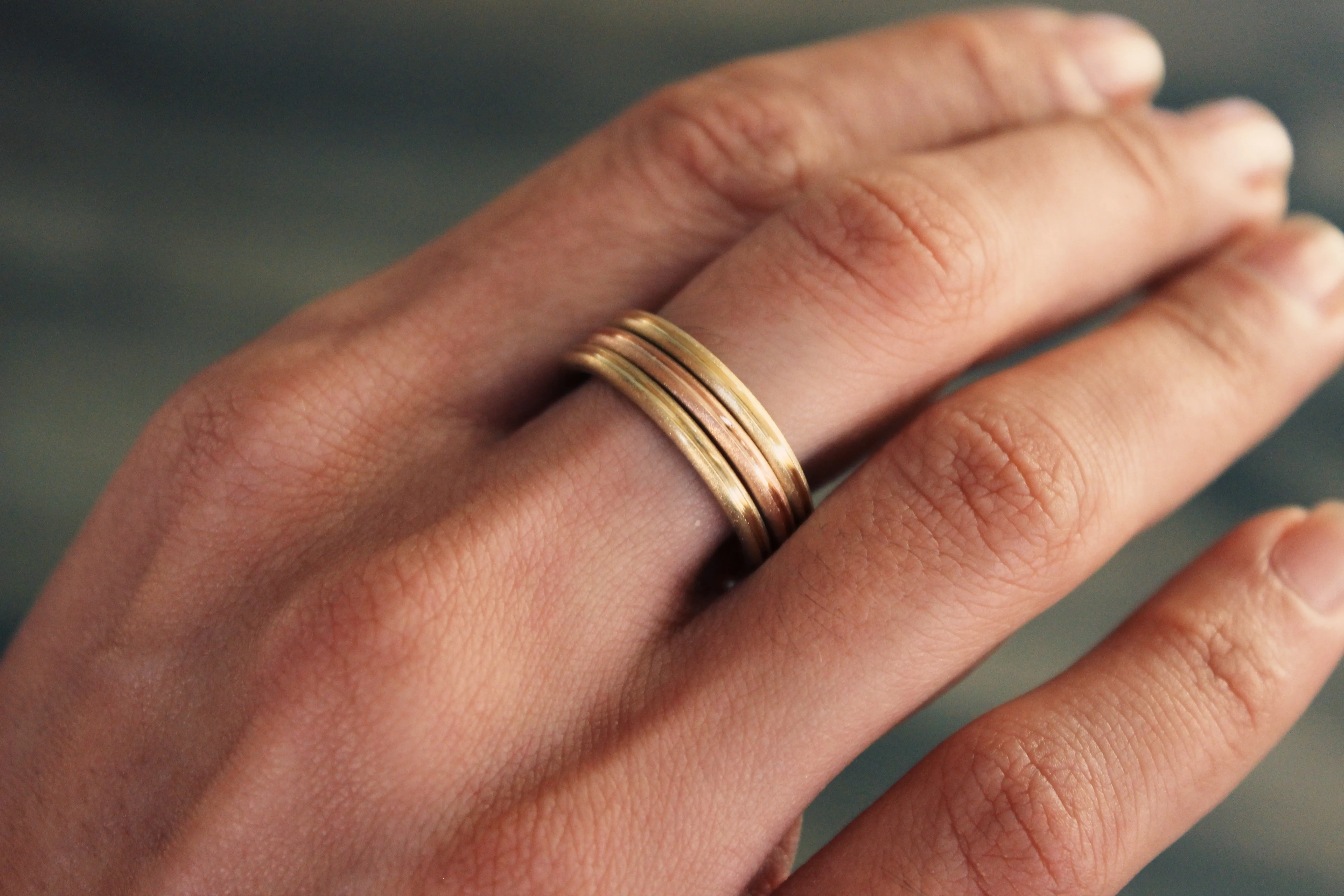 Caught In the Middle Ring - Rose
