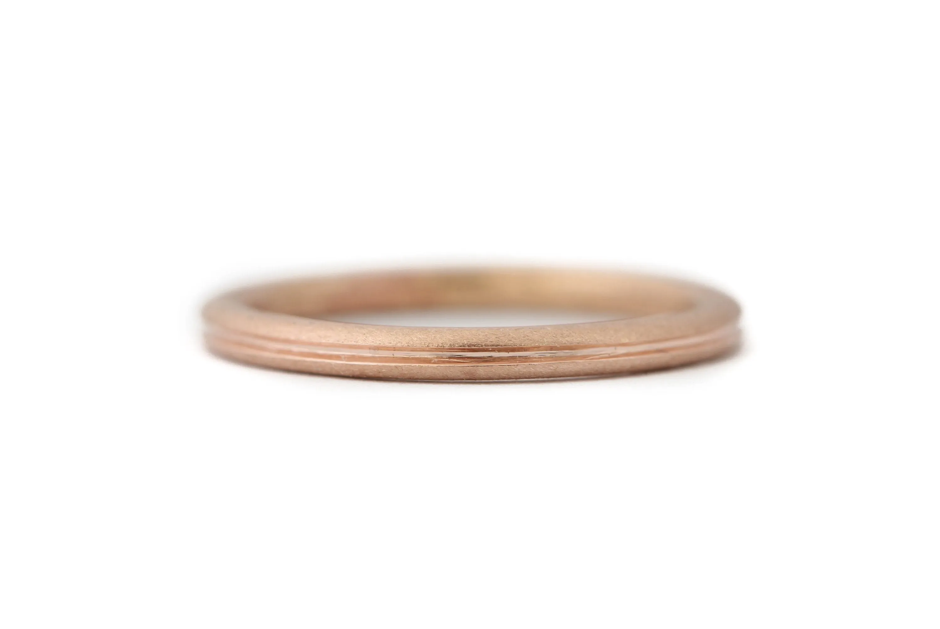 Caught In the Middle Ring - Rose