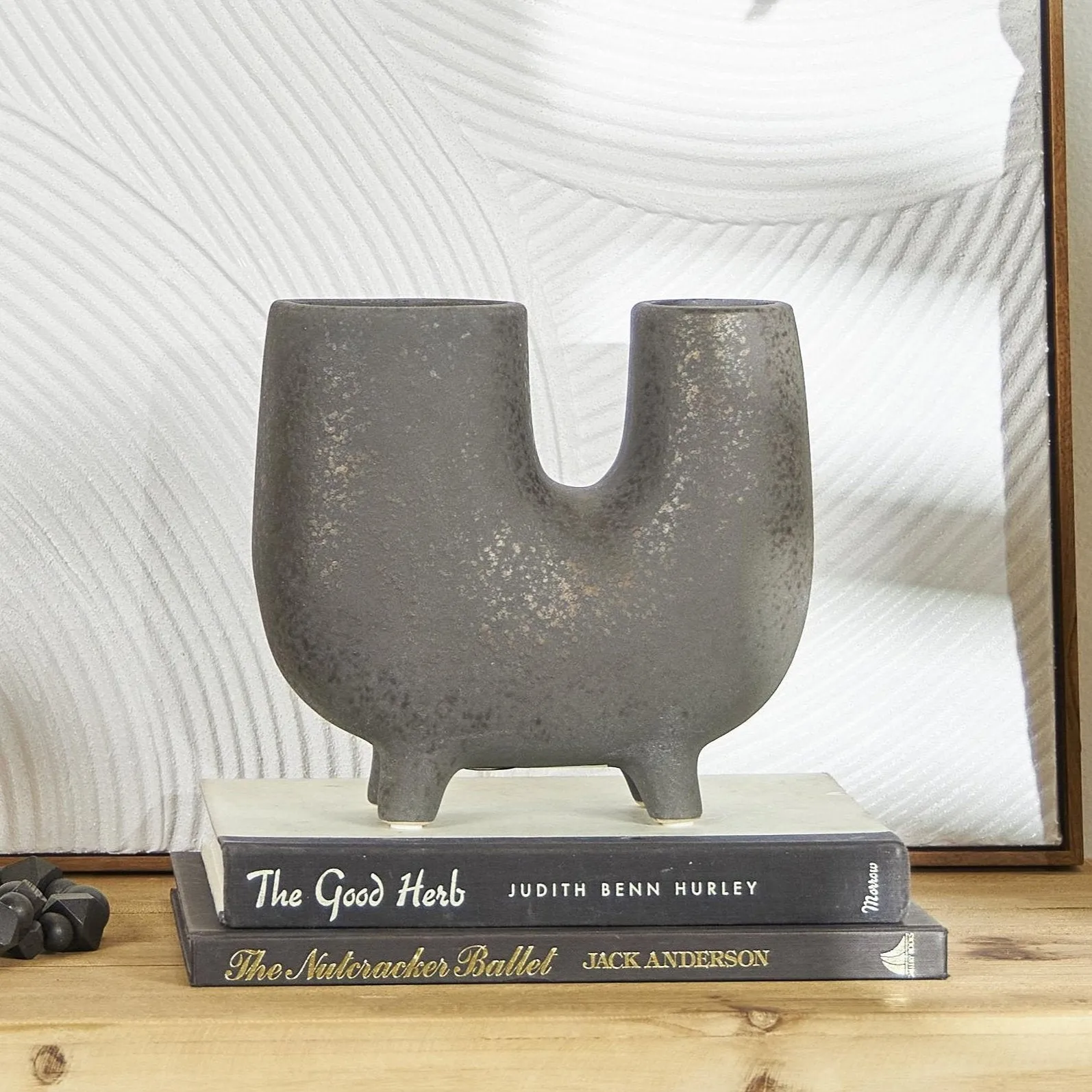 CERAMIC CHARCOAL U VASE