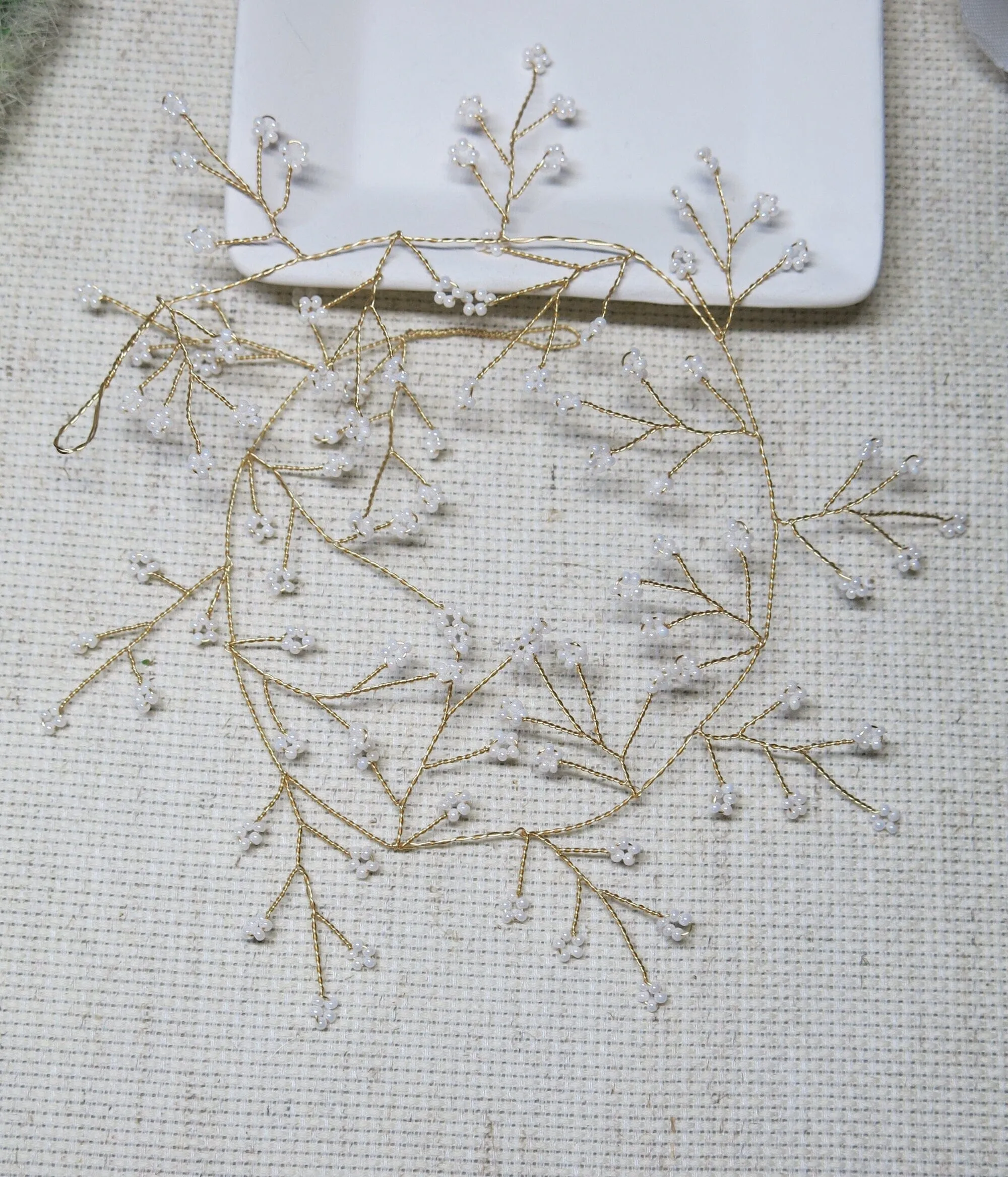 Delicate Wedding Hair Vine for Brides, Minimalist Gold Wire Headband, Elegant Bridal Headband Hair Garland