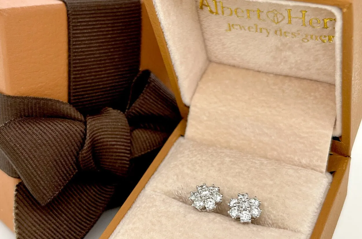 Earrings 18kt Gold & Diamonds 0.81cts Flowers Cluster