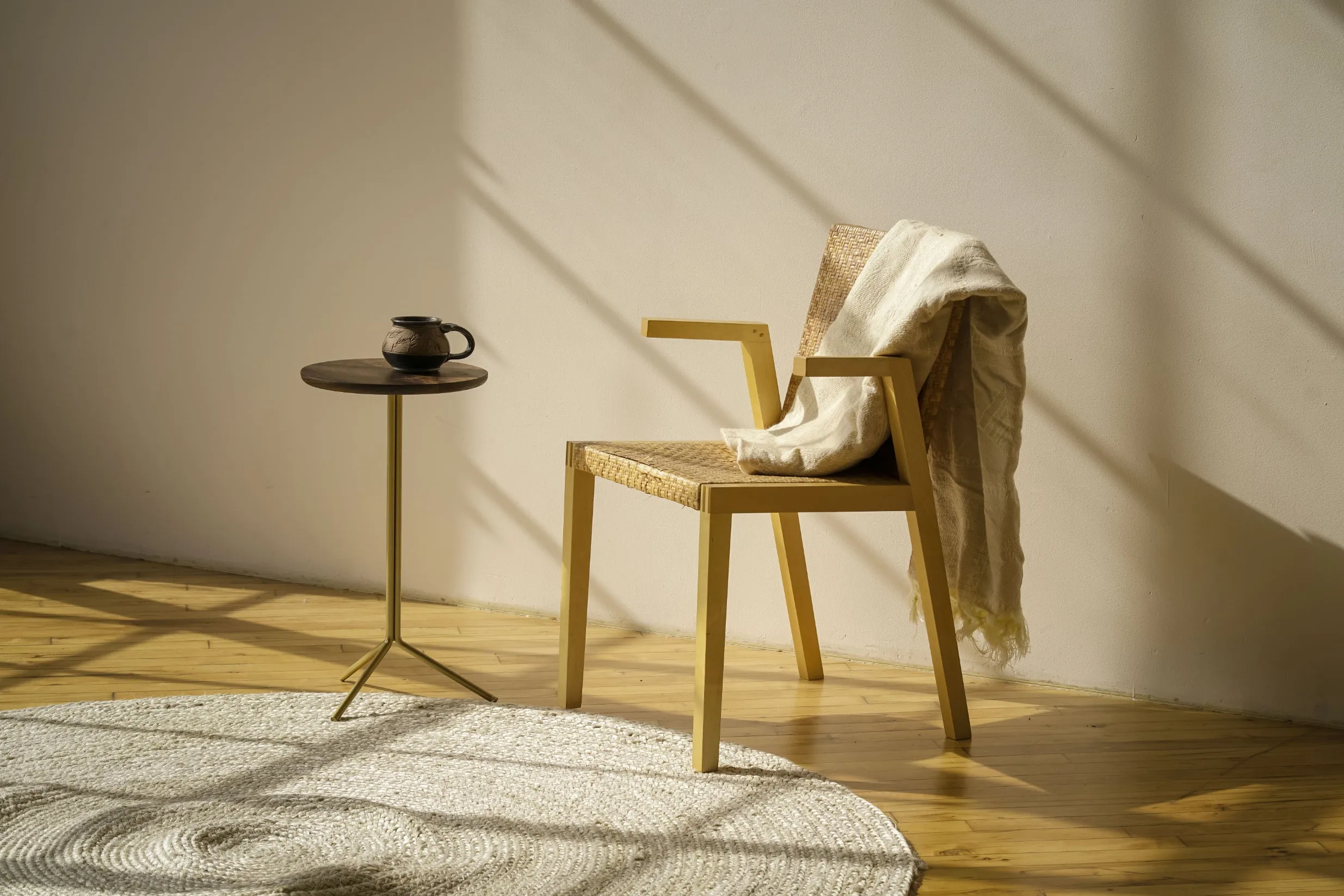 Eaves Drink Table