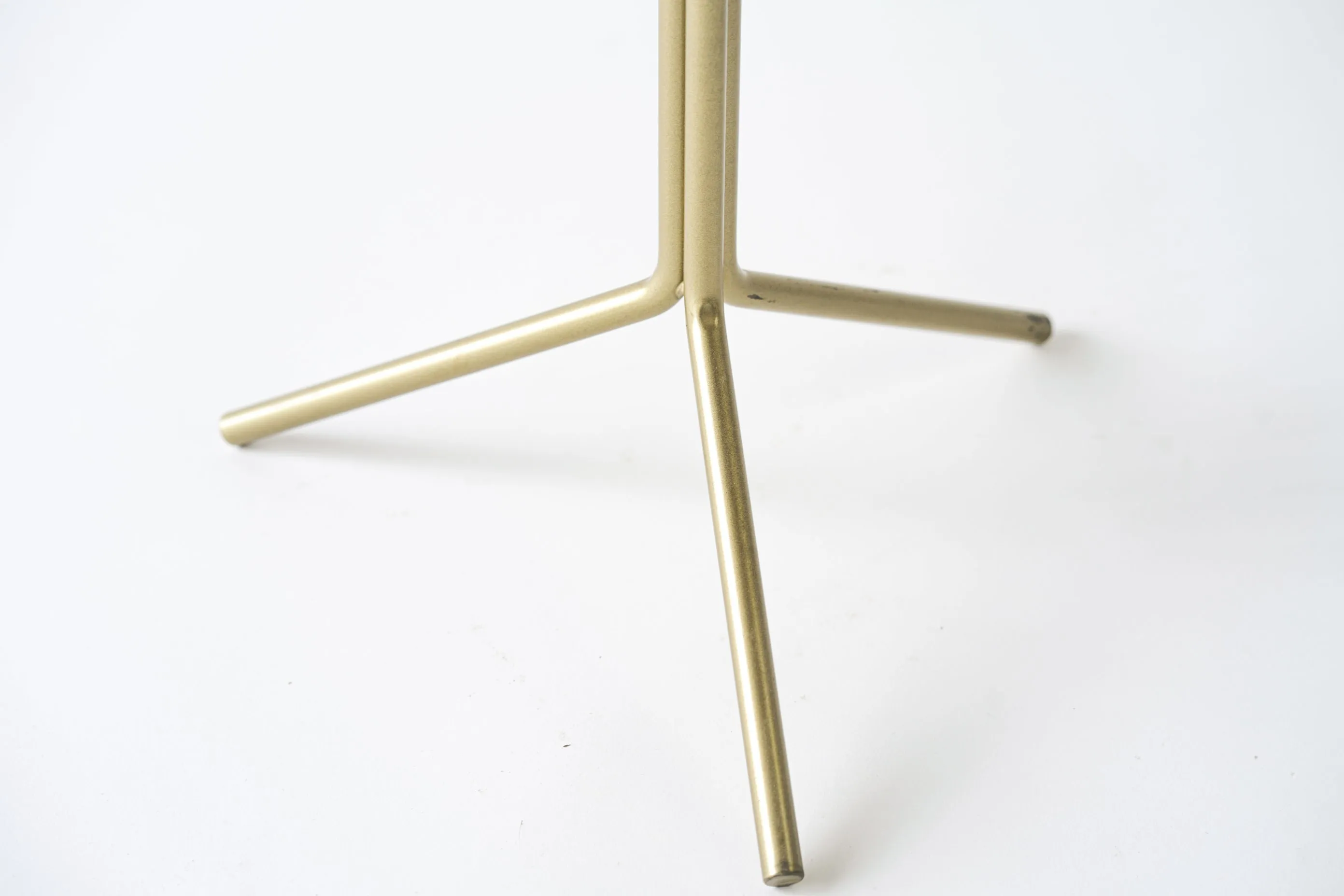 Eaves Drink Table