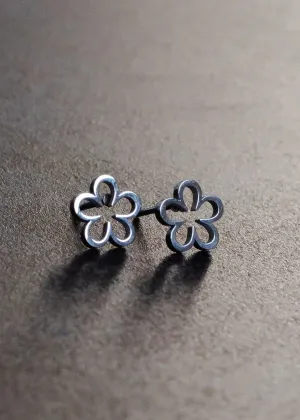 Gardenia Stud Earrings Silver