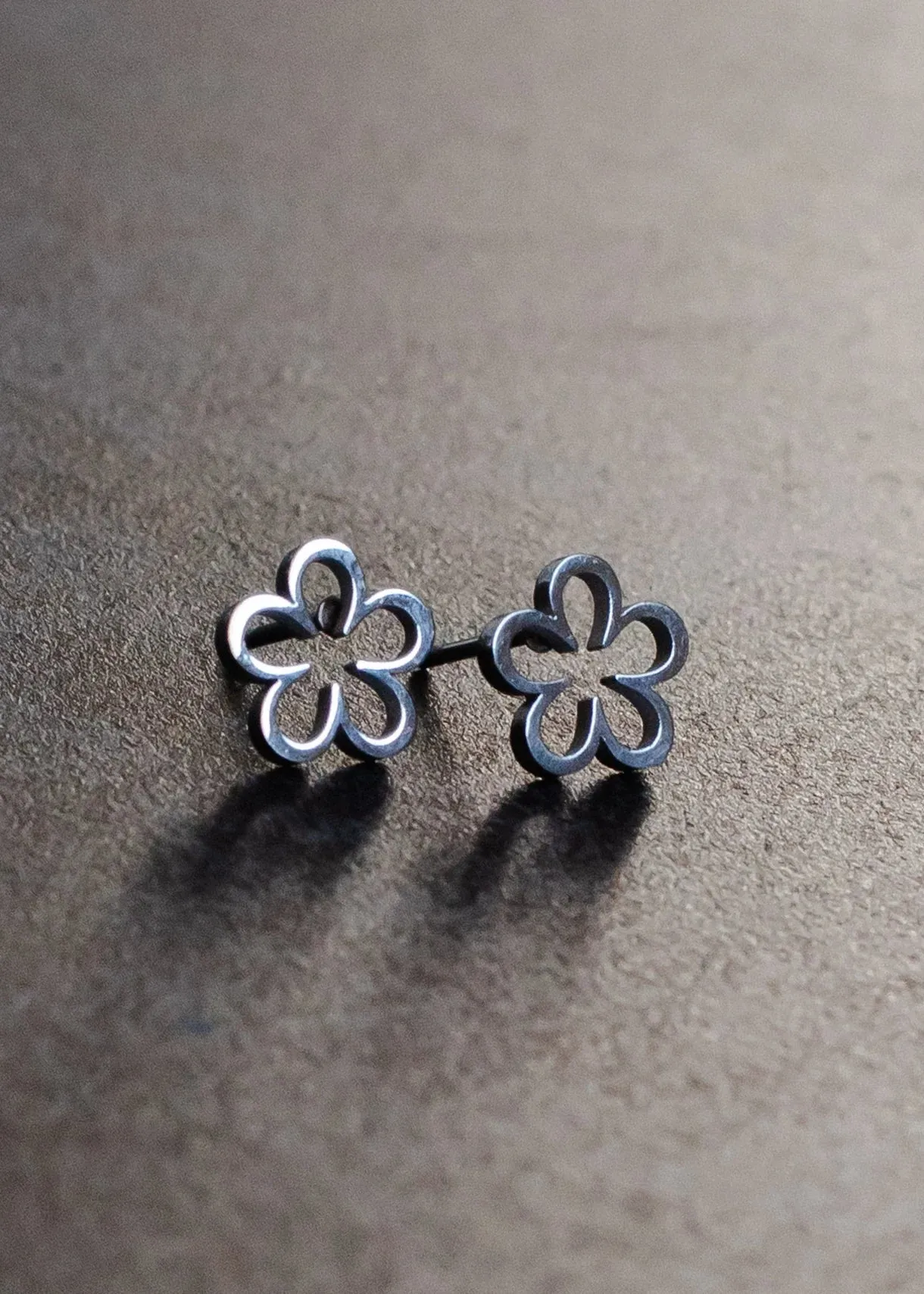 Gardenia Stud Earrings Silver