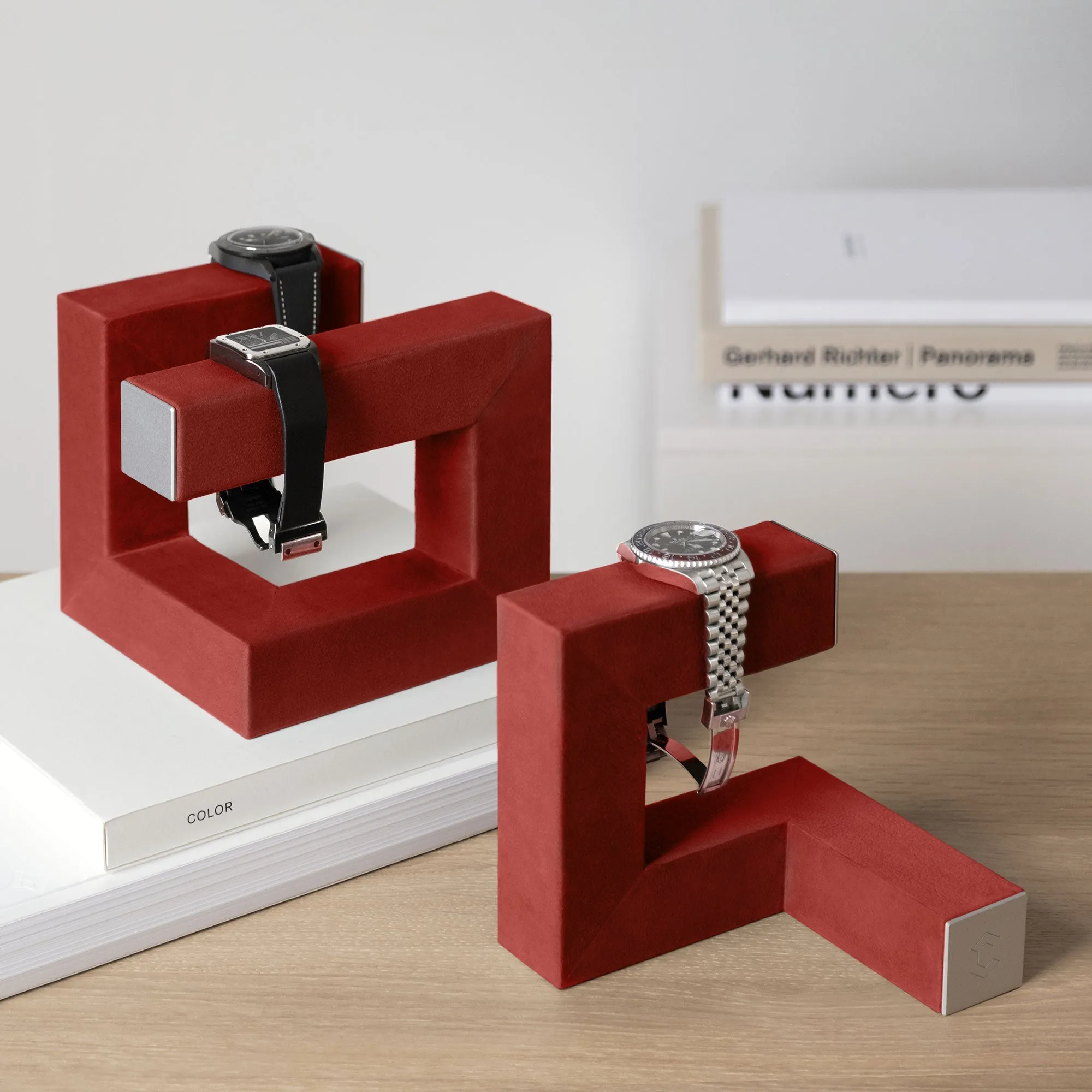 HUDSON 1 WATCH STAND - CRIMSON / GREY