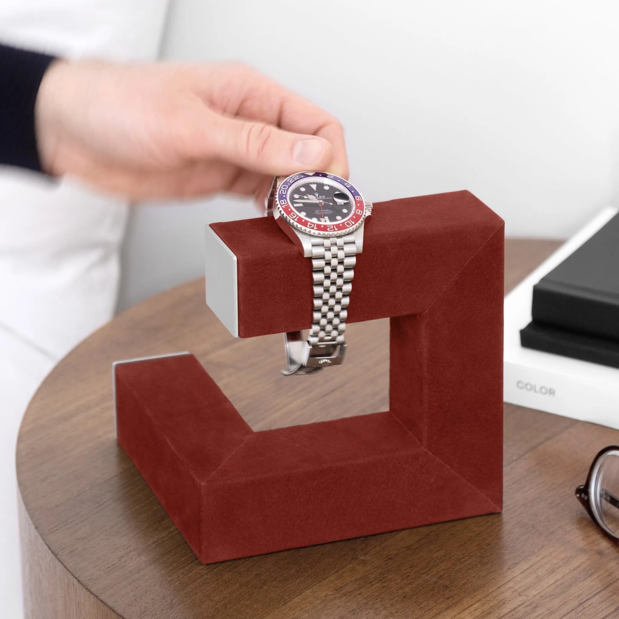 HUDSON 1 WATCH STAND - CRIMSON / GREY