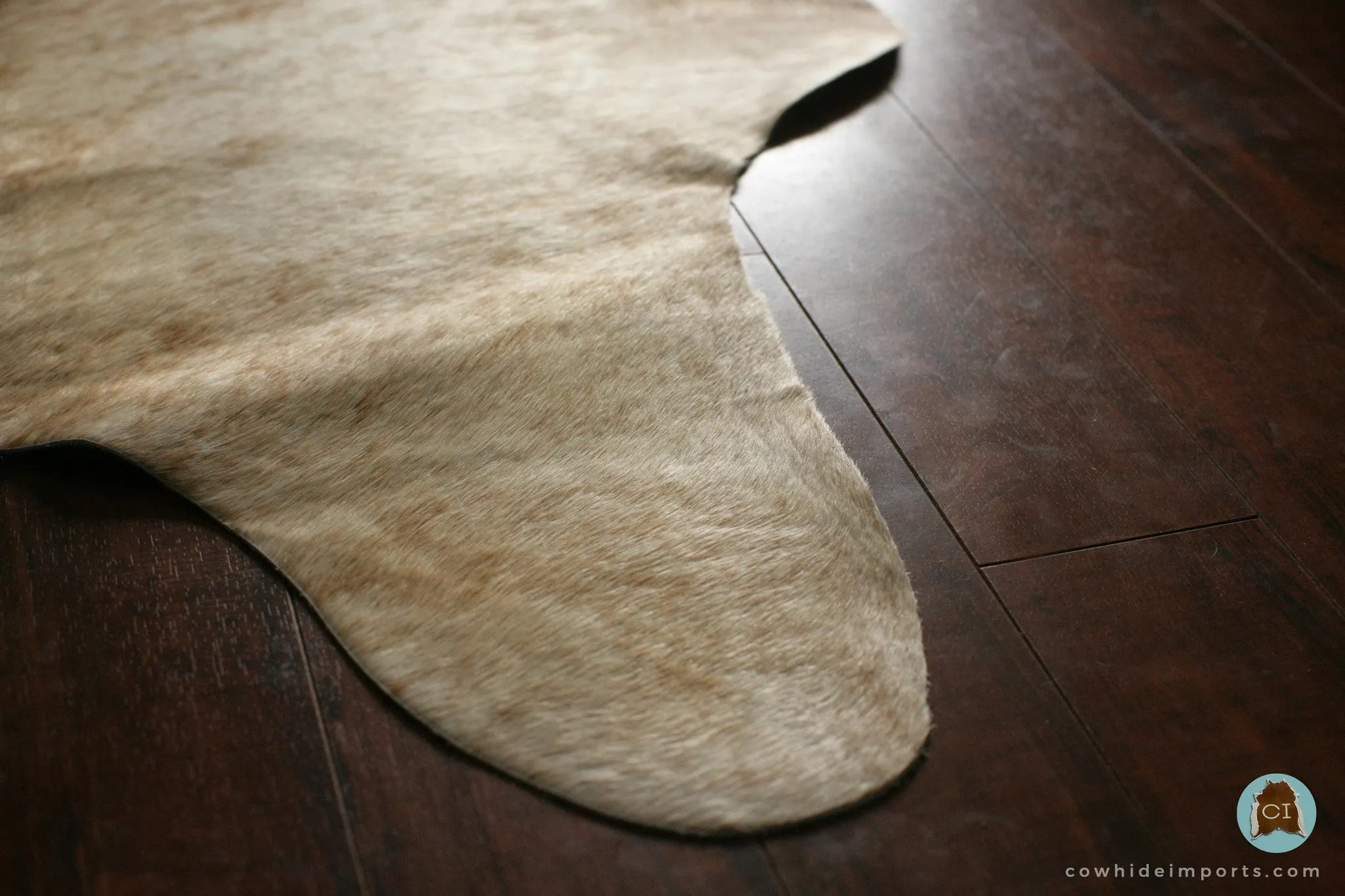 Light Brown Brindle Cowhide Rug - XL