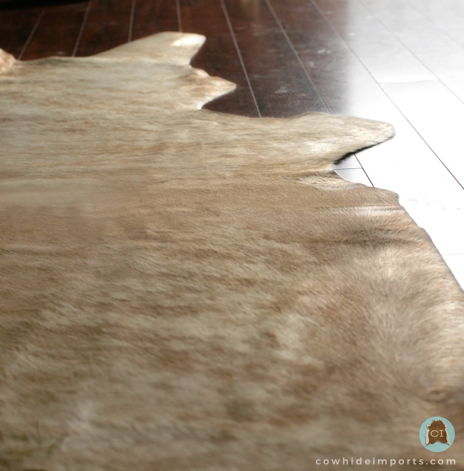 Light Brown Brindle Cowhide Rug - XL