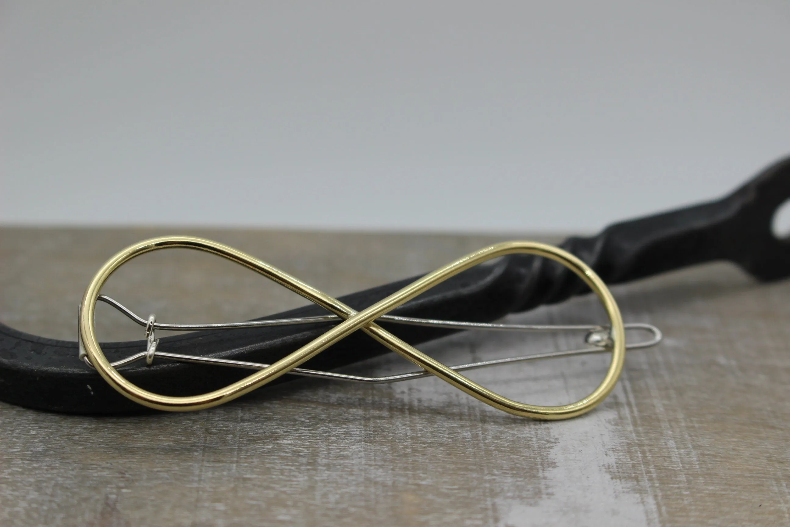 MEDIUM Infinity Barrette