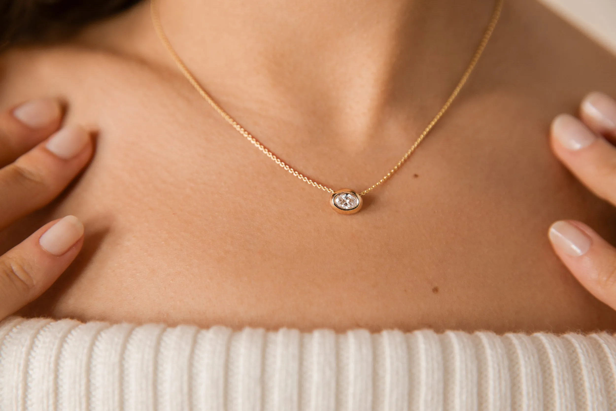 Medium Venus Pendant