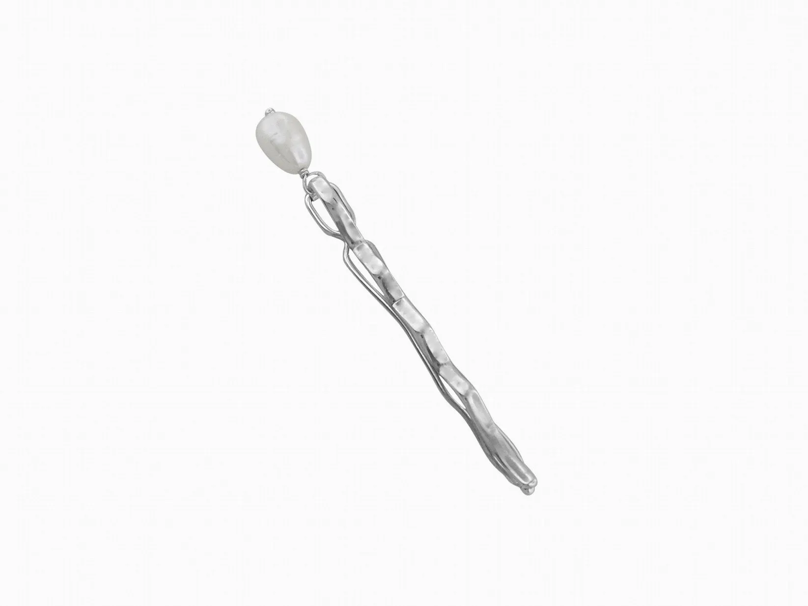 Minimalist and elegant pearl drop hair clip