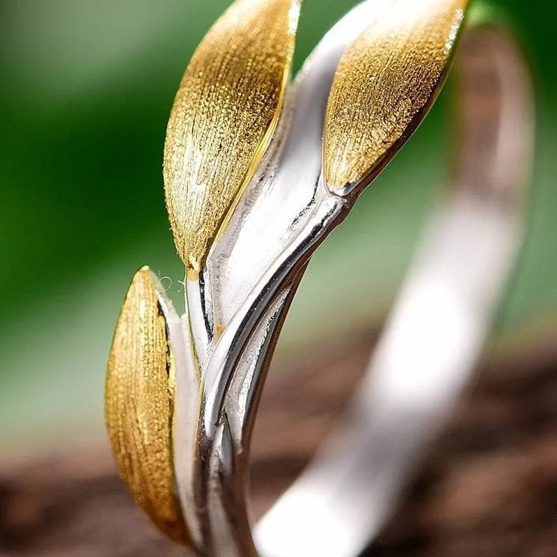 Minimalist Leaves Ring