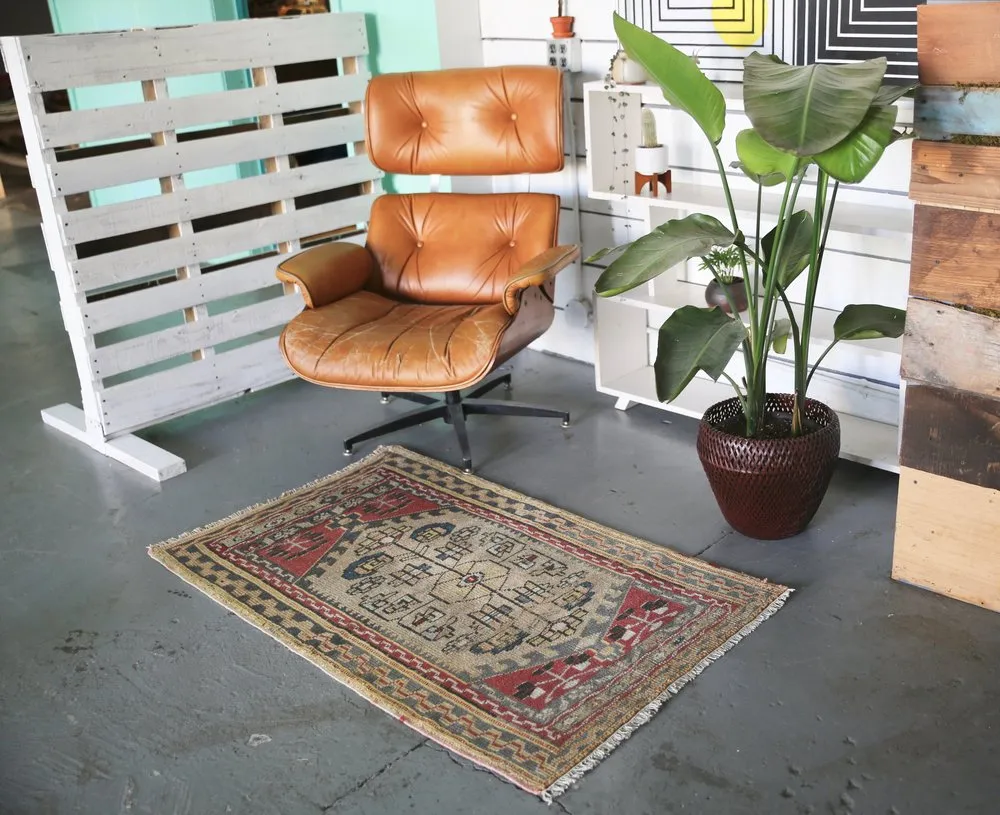 Old Faded Anatolian Rug 2.8ftx4.7ft