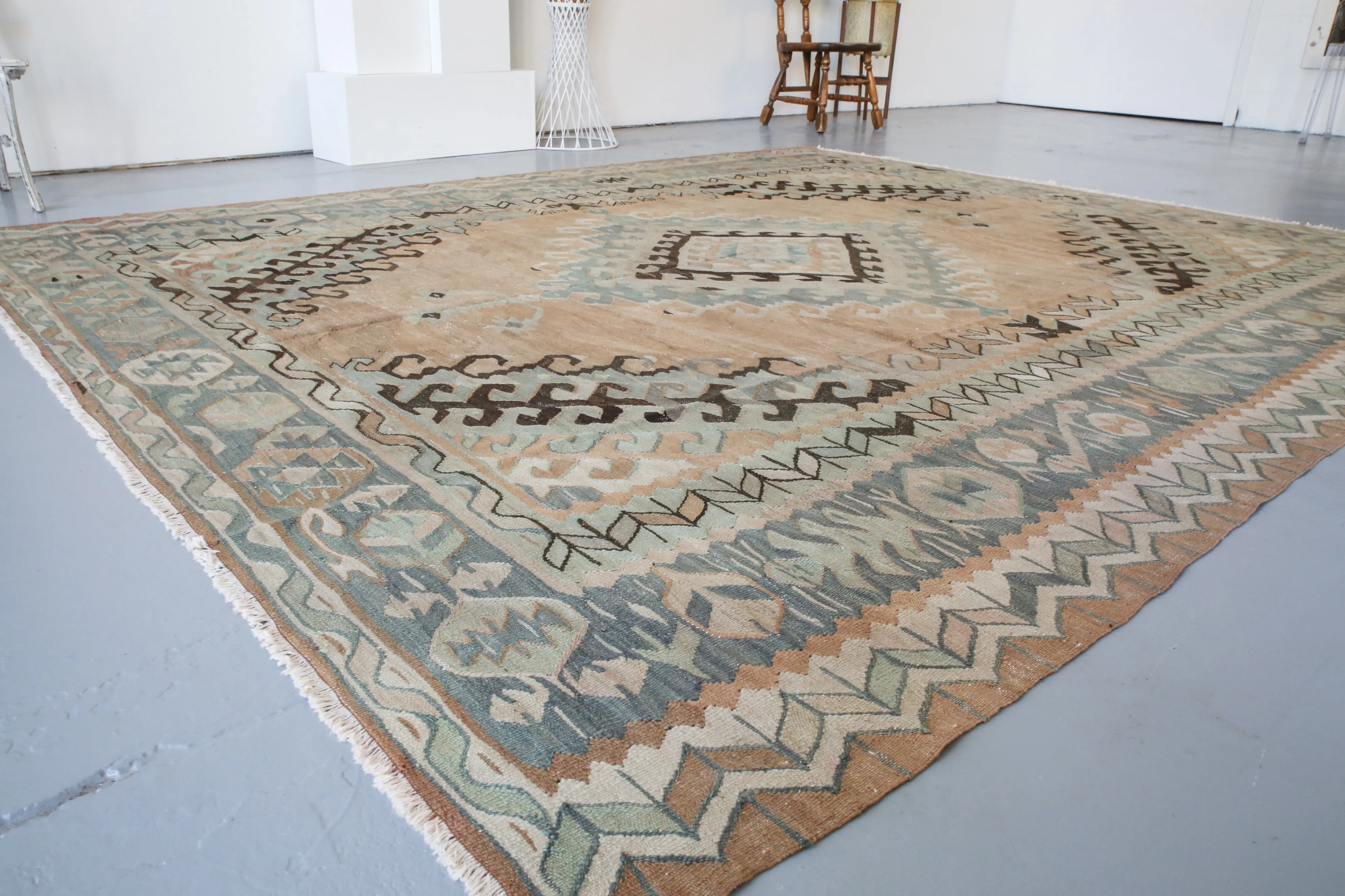 Old Oushak Kilim 9ftx10.7ft