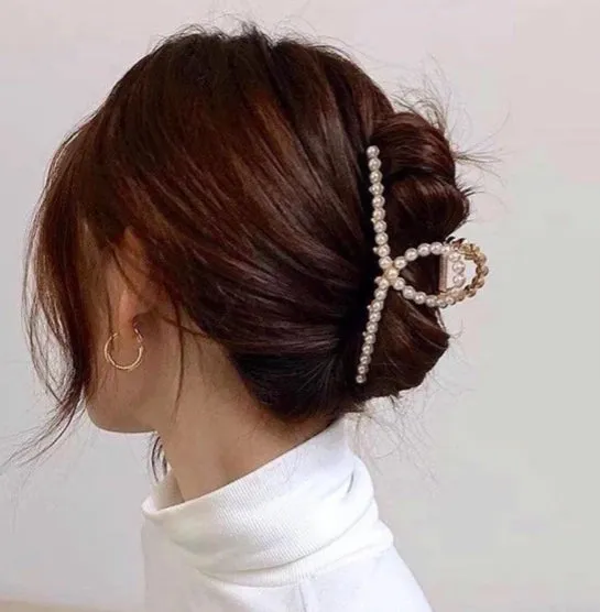 Pearl Hair Claw Clip