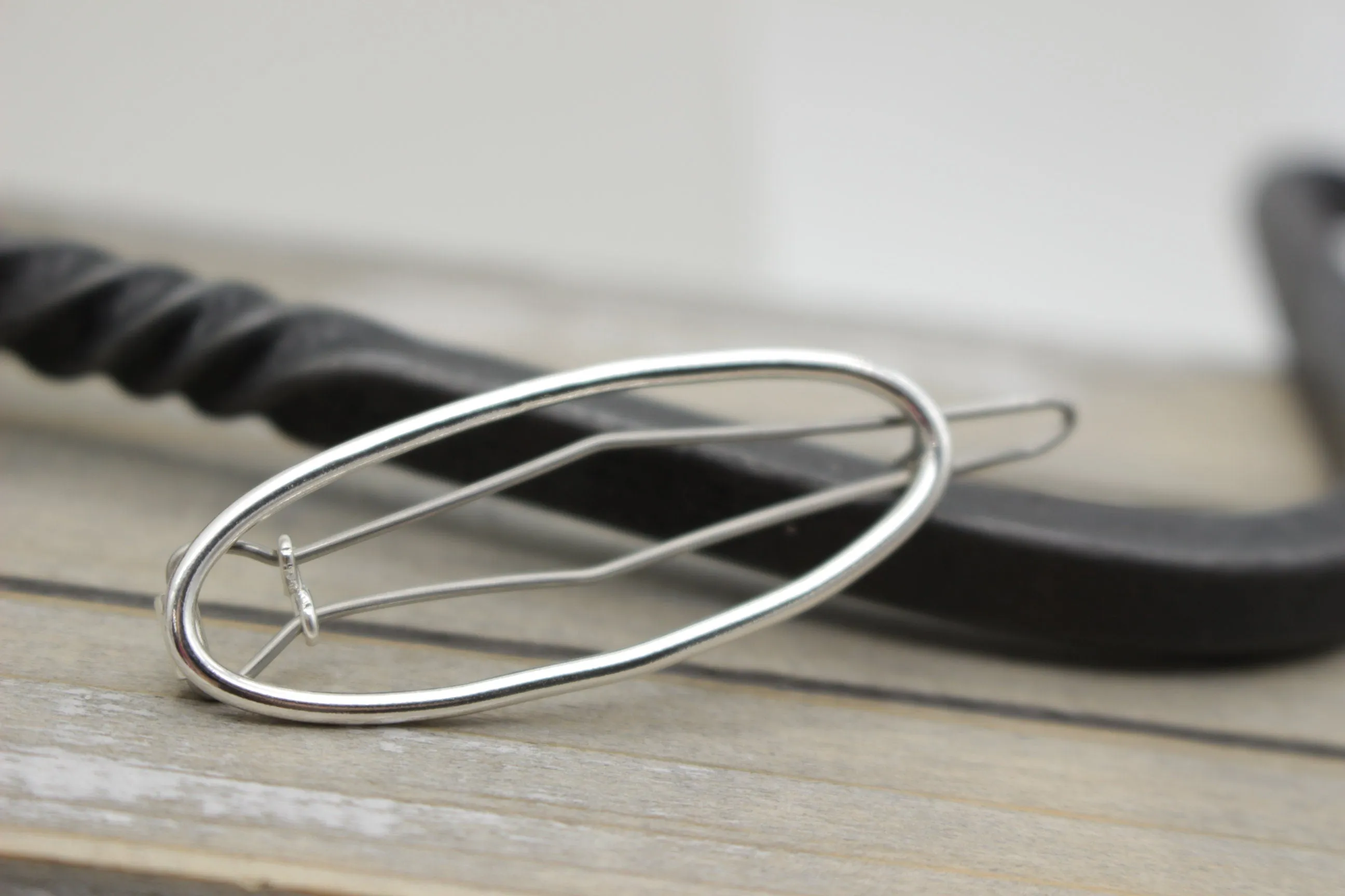 Petite oval barrette
