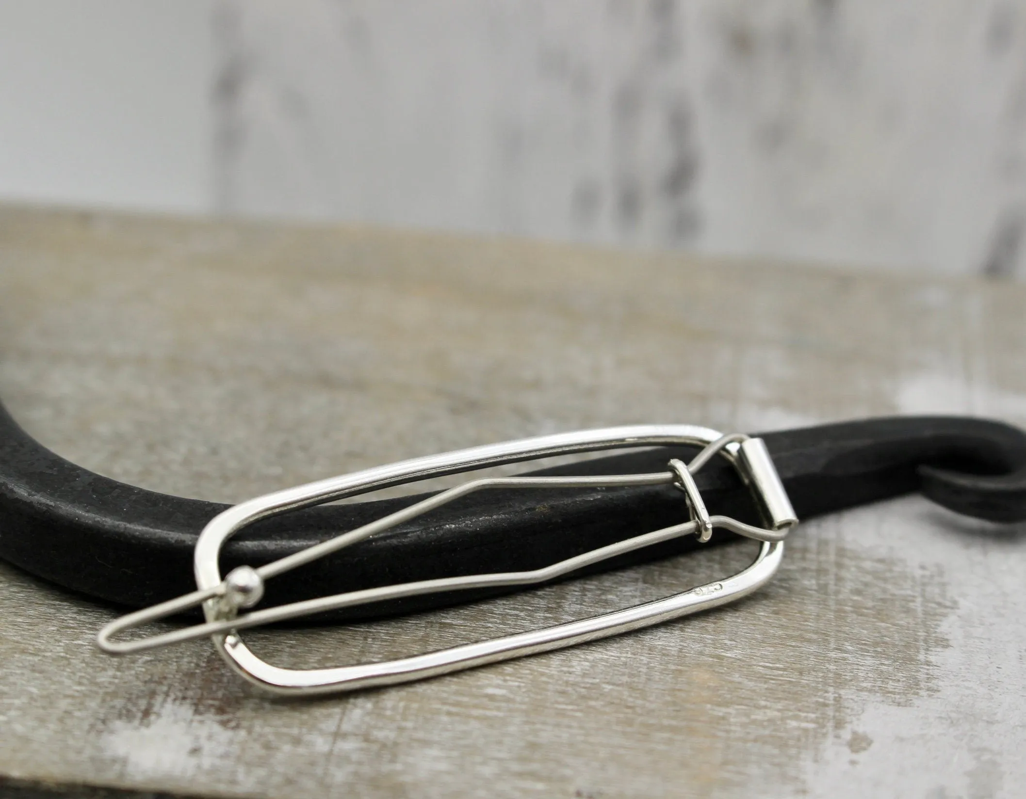 Petite rectangular barrette