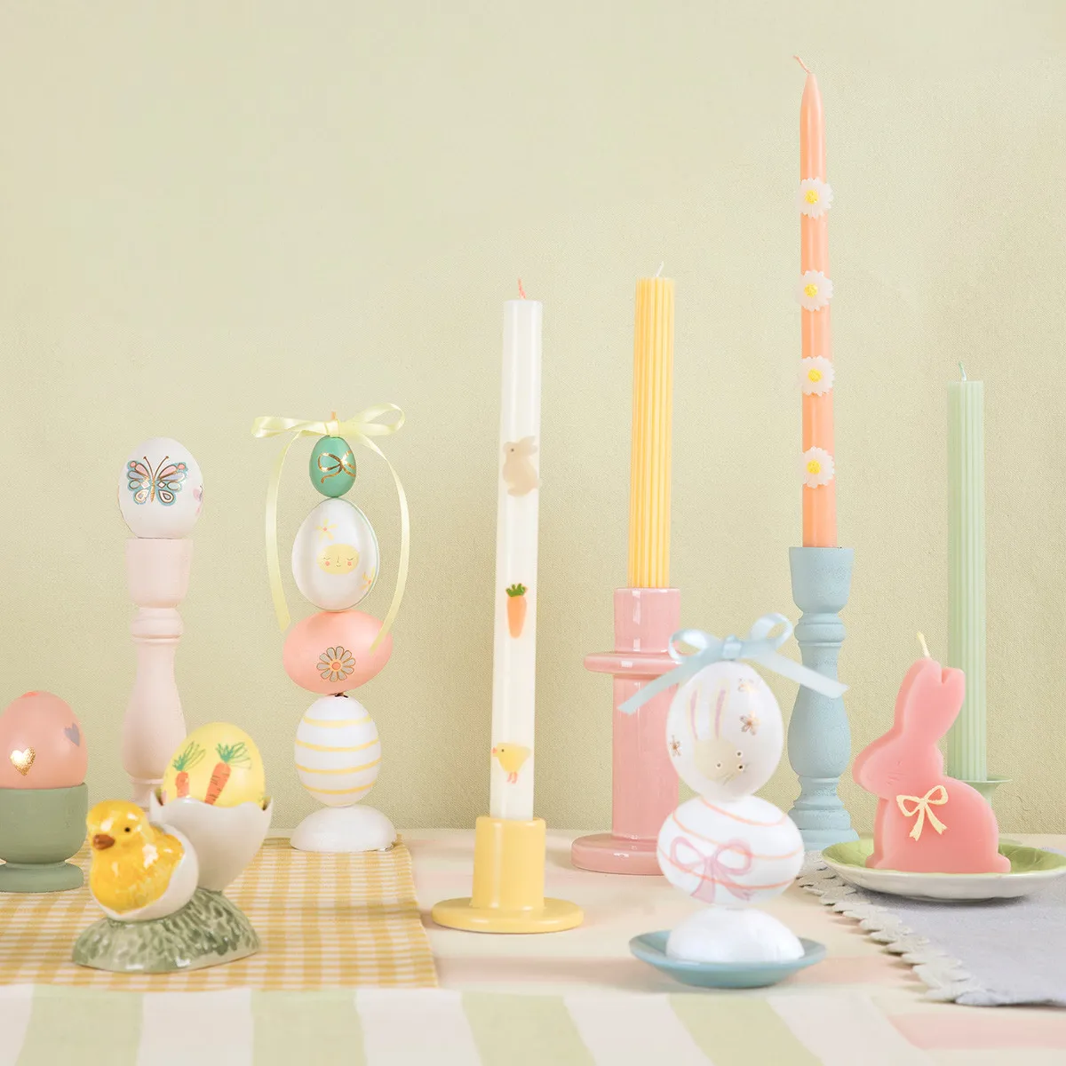 Pink Daisy Taper Candles x2