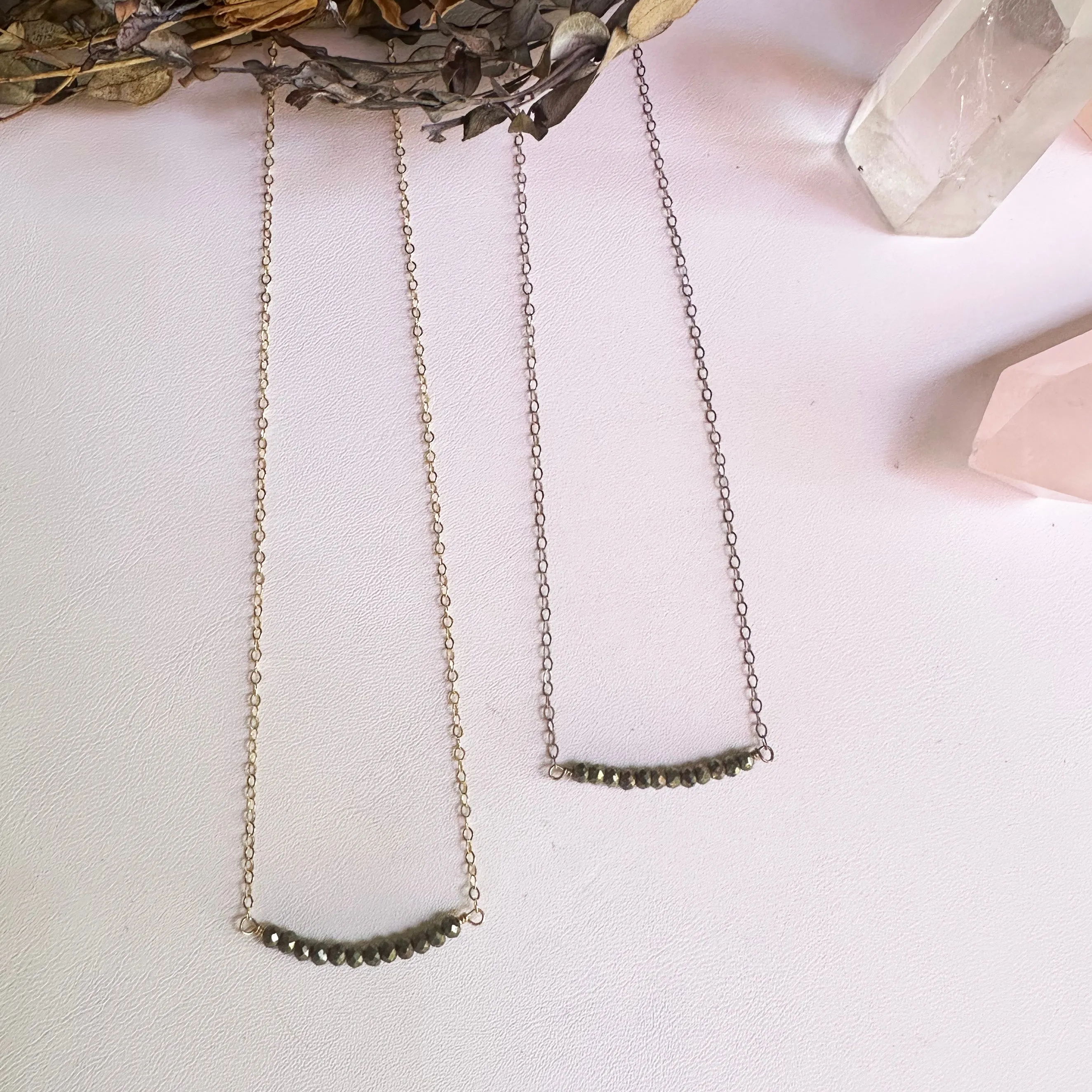 Pyrite Gembar in Gold