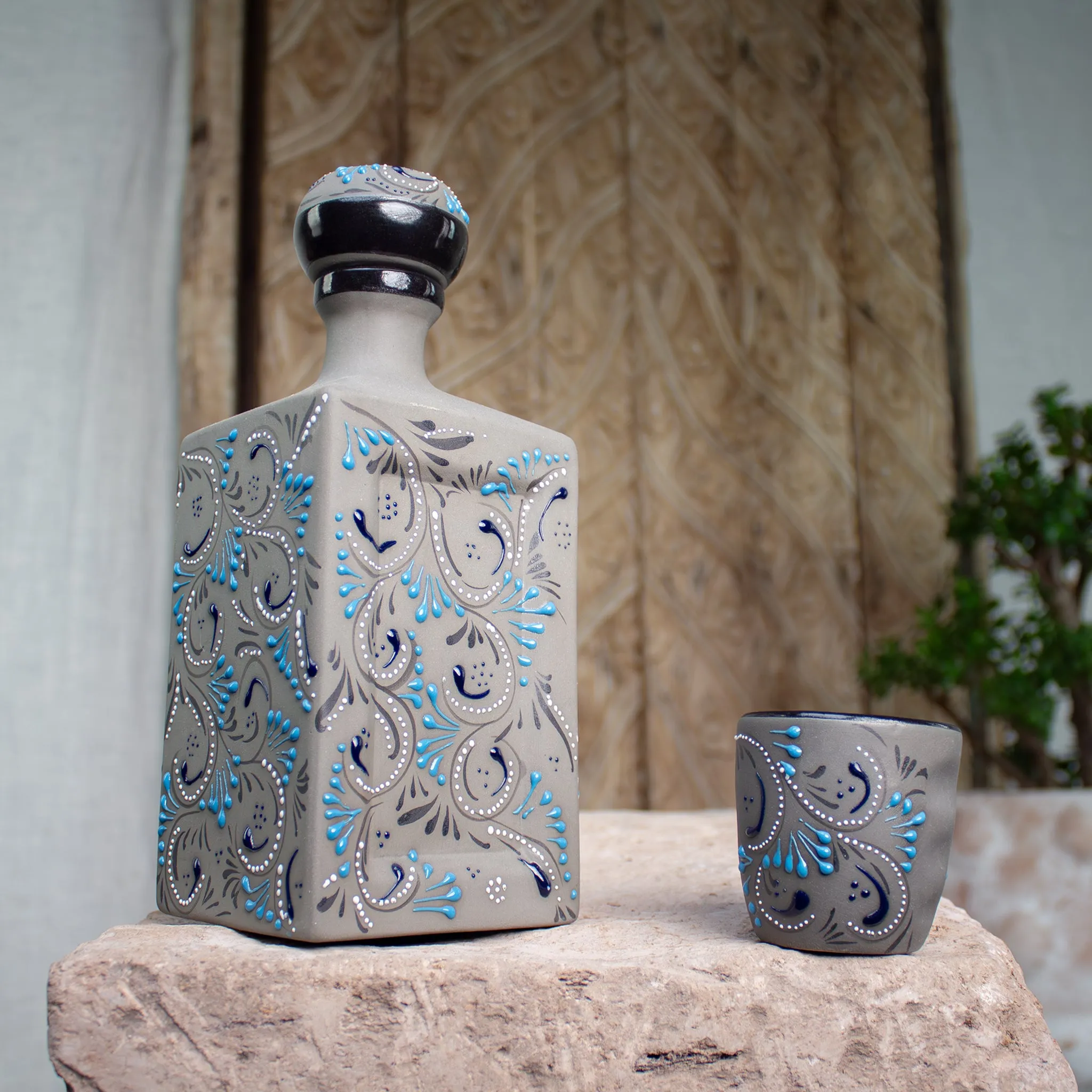 Serving Set Stoneware Decanter and Shooter | Noir Edition