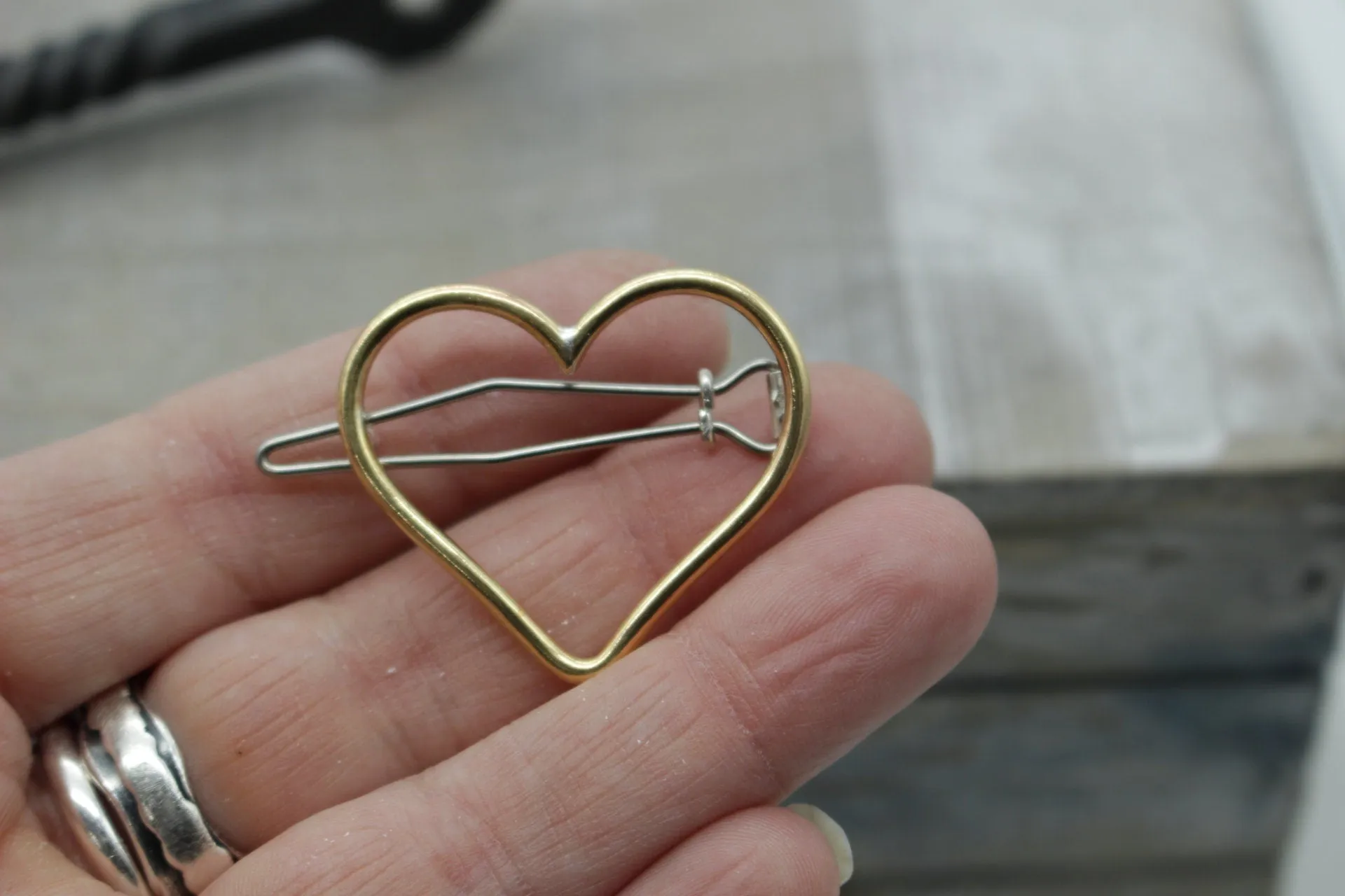 Small gold heart barrette
