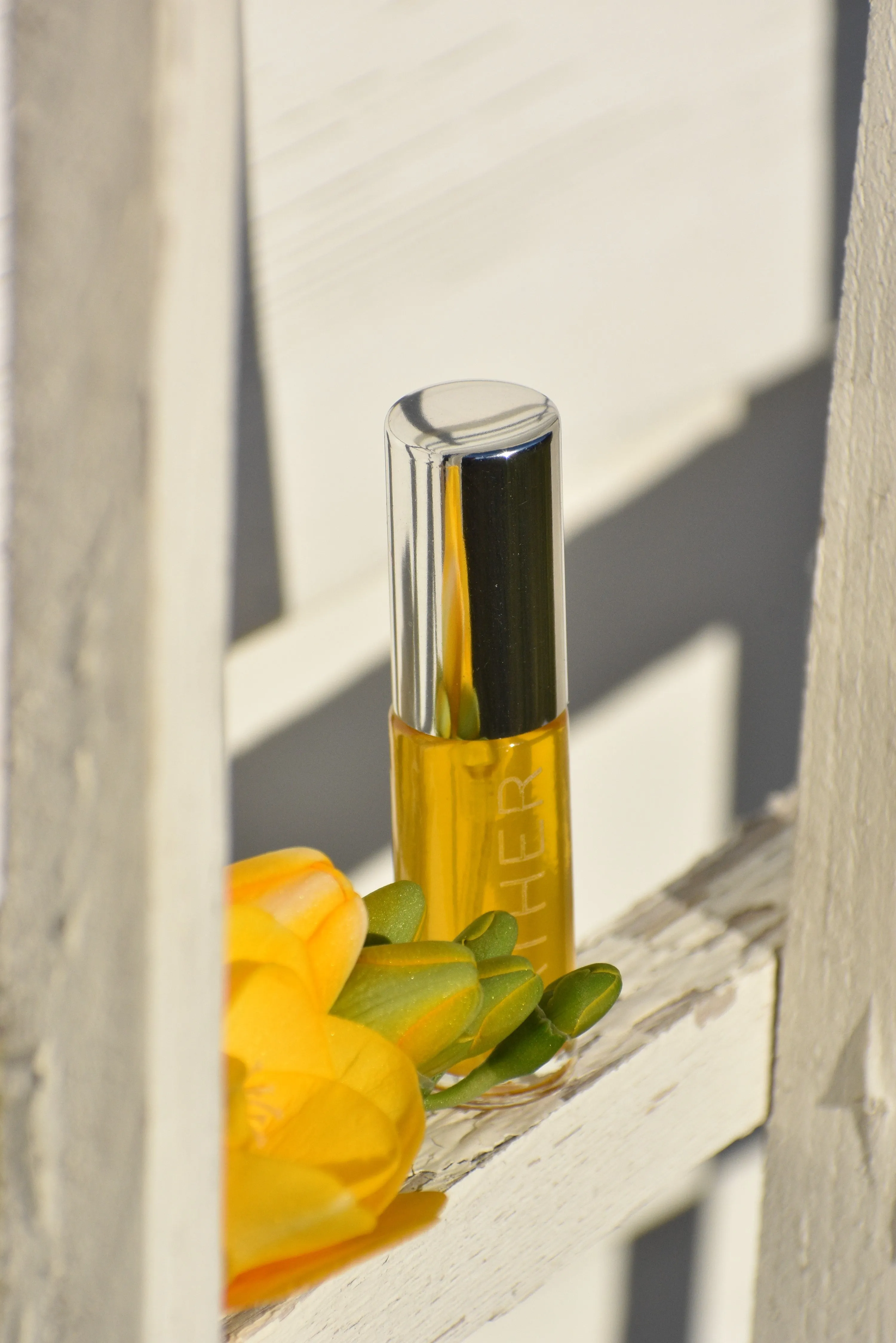 THE EARTH LAUGHS IN FLOWERS - Natural Botanical Perfume - The Joy of Life