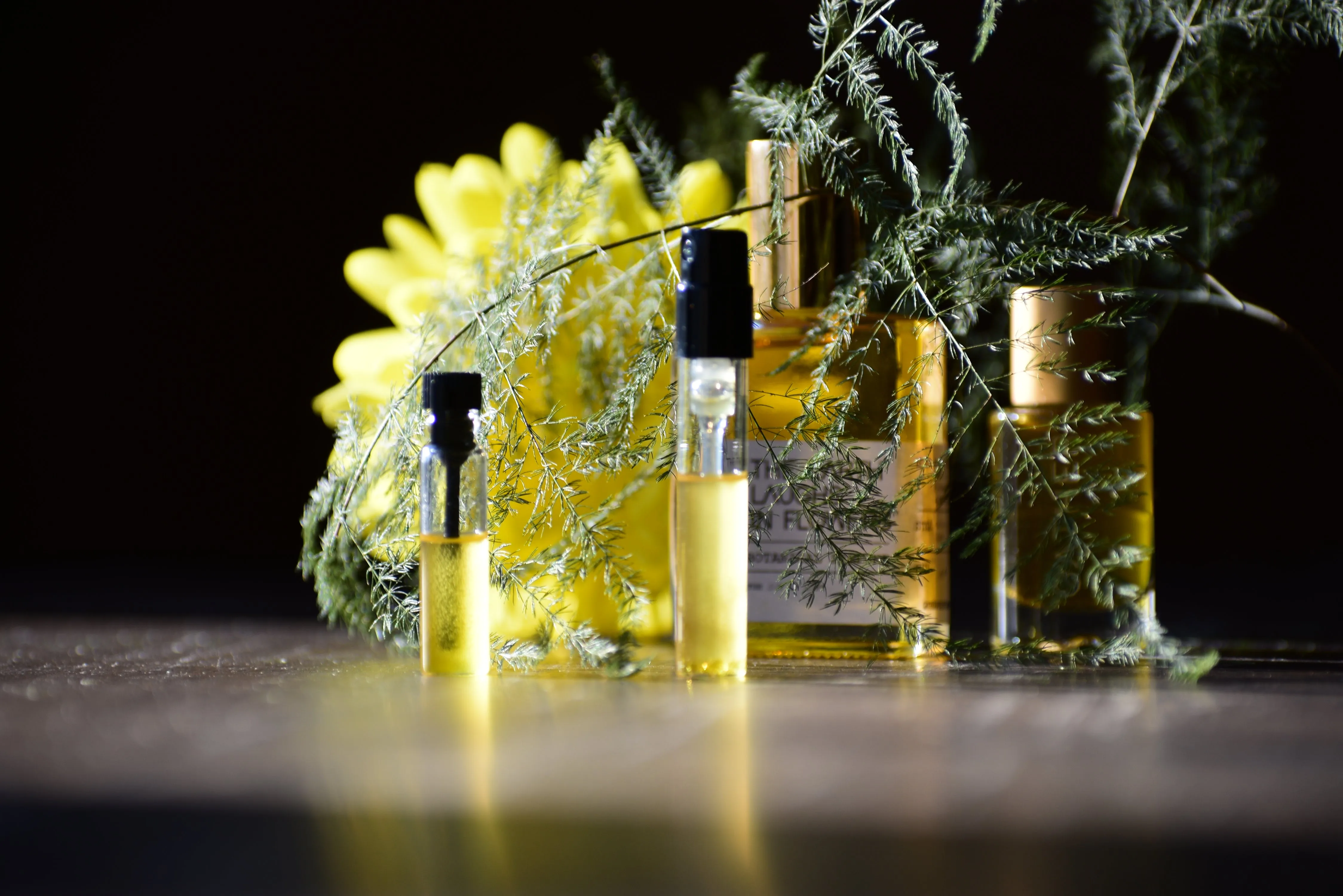 THE EARTH LAUGHS IN FLOWERS - Natural Botanical Perfume - The Joy of Life