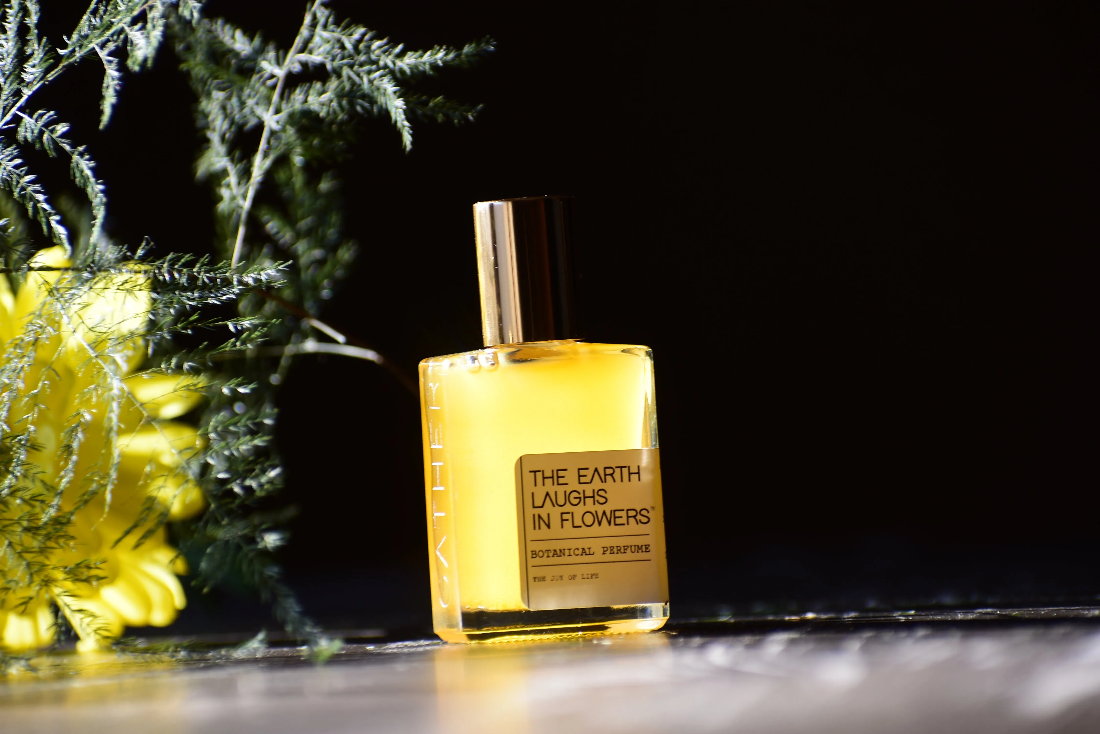 THE EARTH LAUGHS IN FLOWERS - Natural Botanical Perfume - The Joy of Life