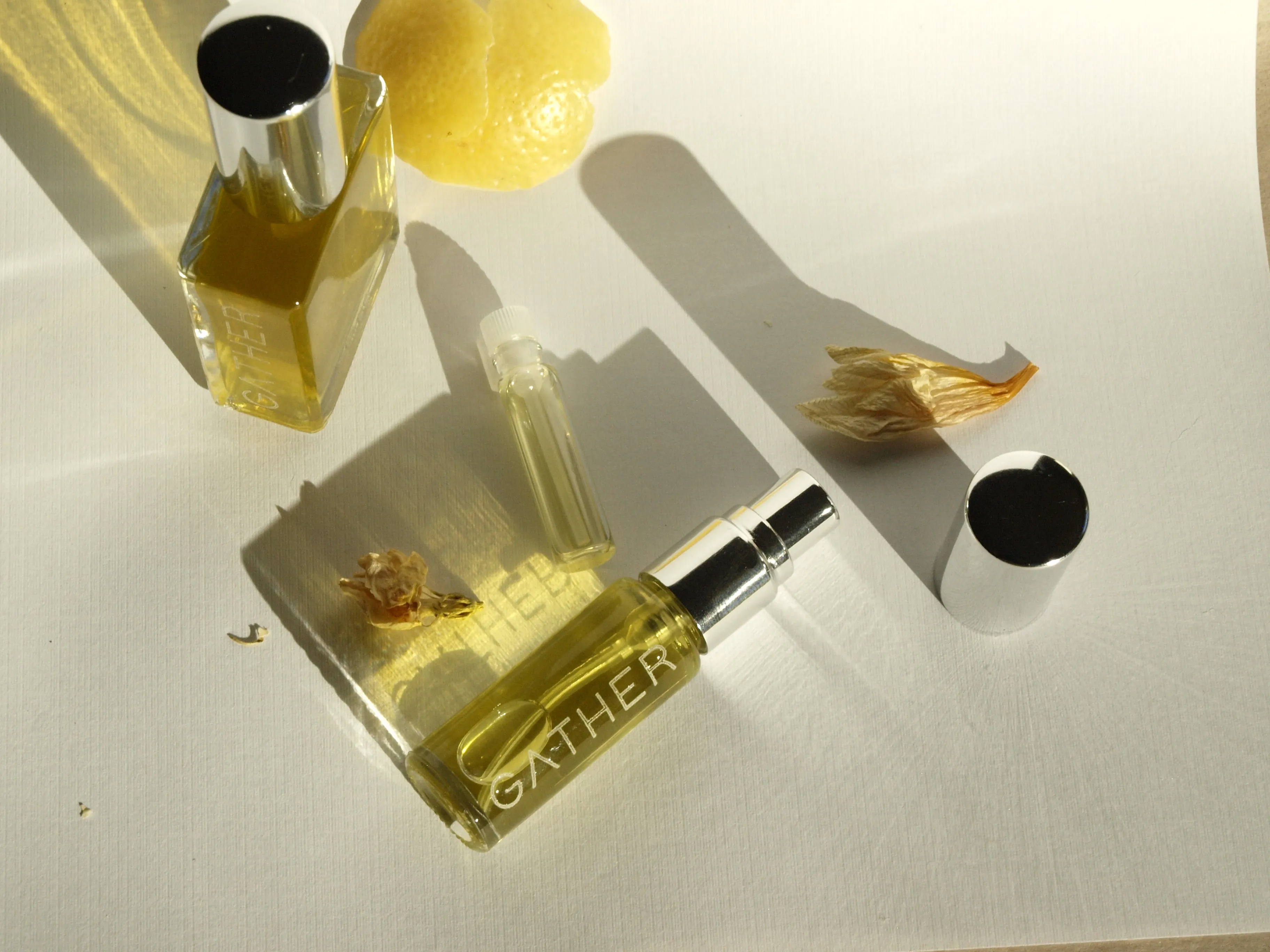 THE EARTH LAUGHS IN FLOWERS - Natural Botanical Perfume - The Joy of Life