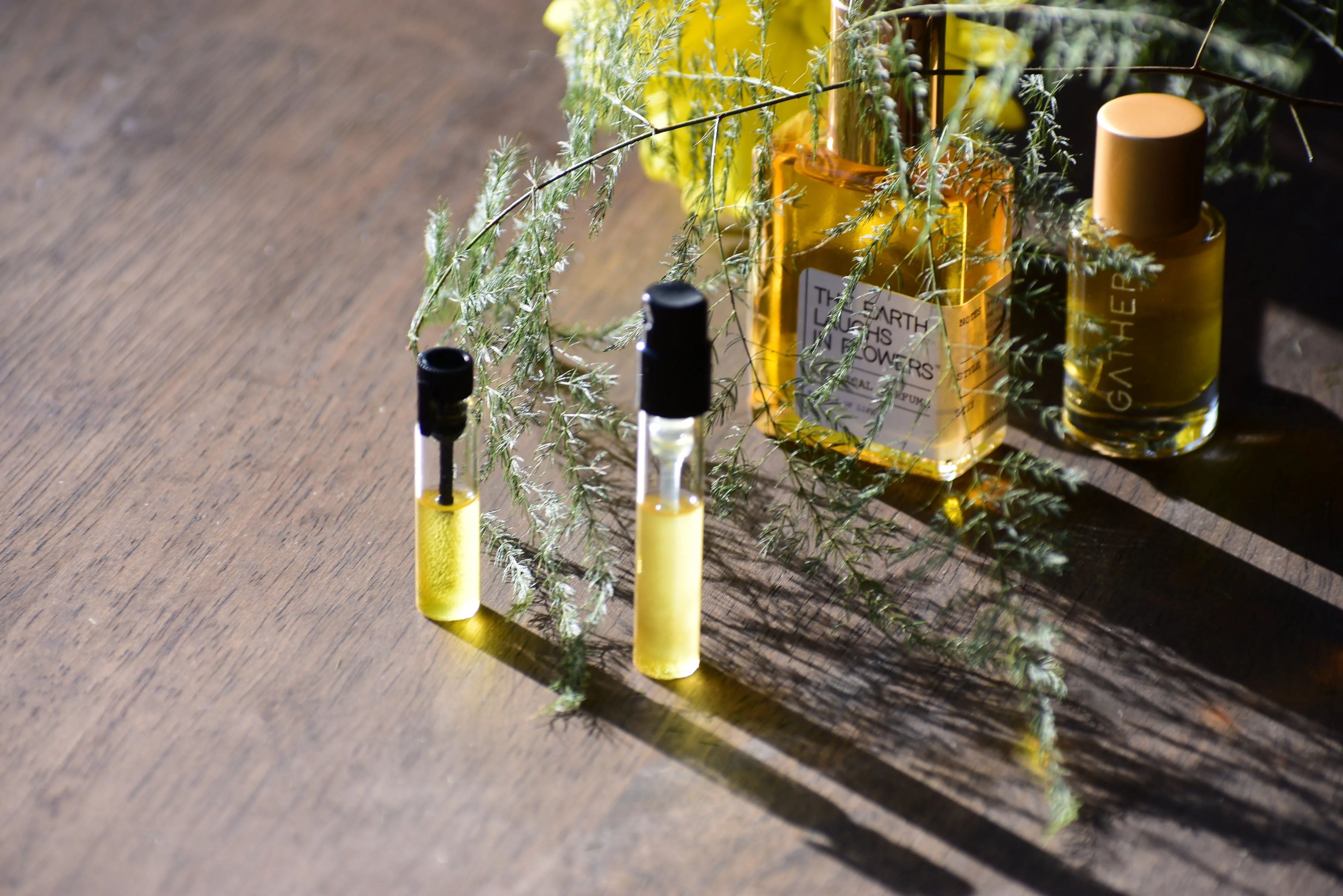 THE EARTH LAUGHS IN FLOWERS - Natural Botanical Perfume - The Joy of Life