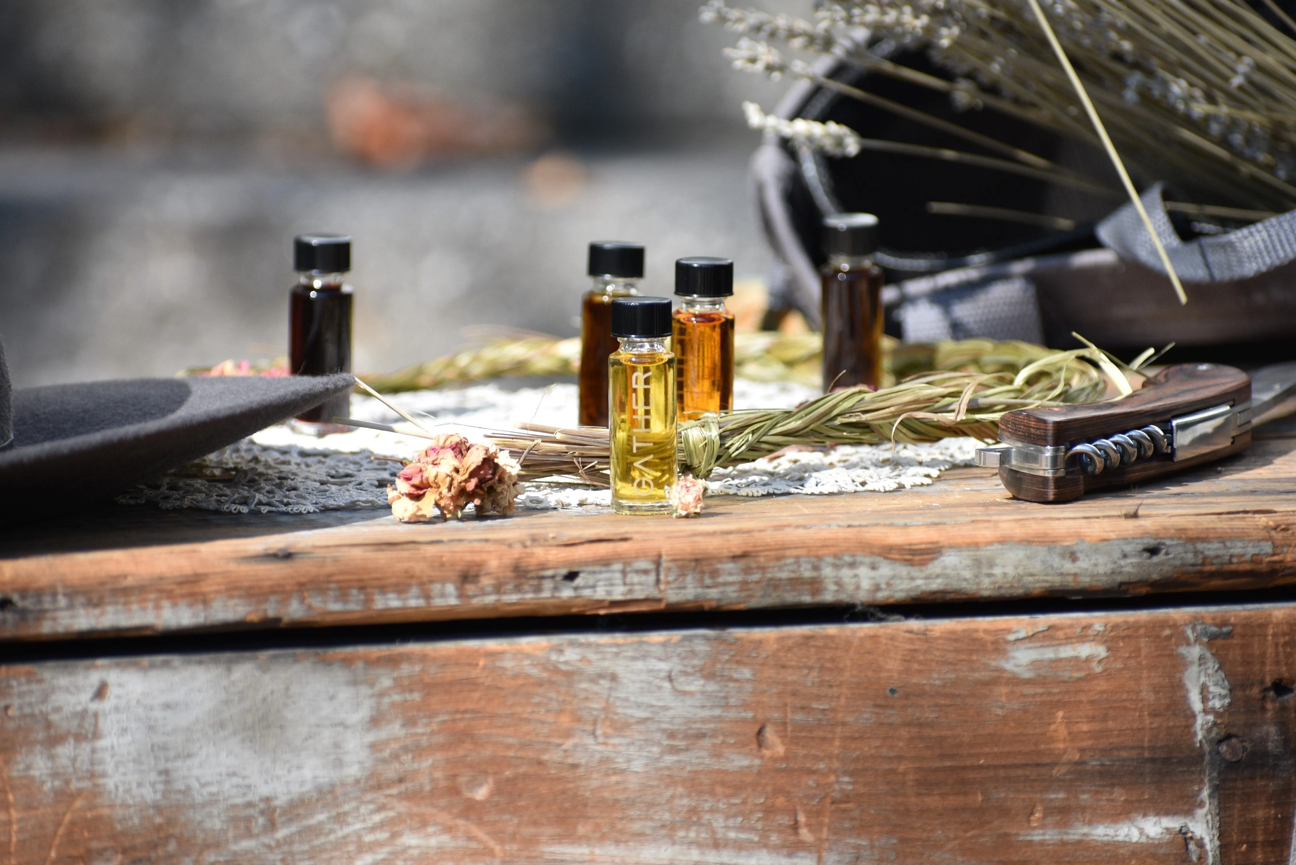 THE EARTH LAUGHS IN FLOWERS - Natural Botanical Perfume - The Joy of Life