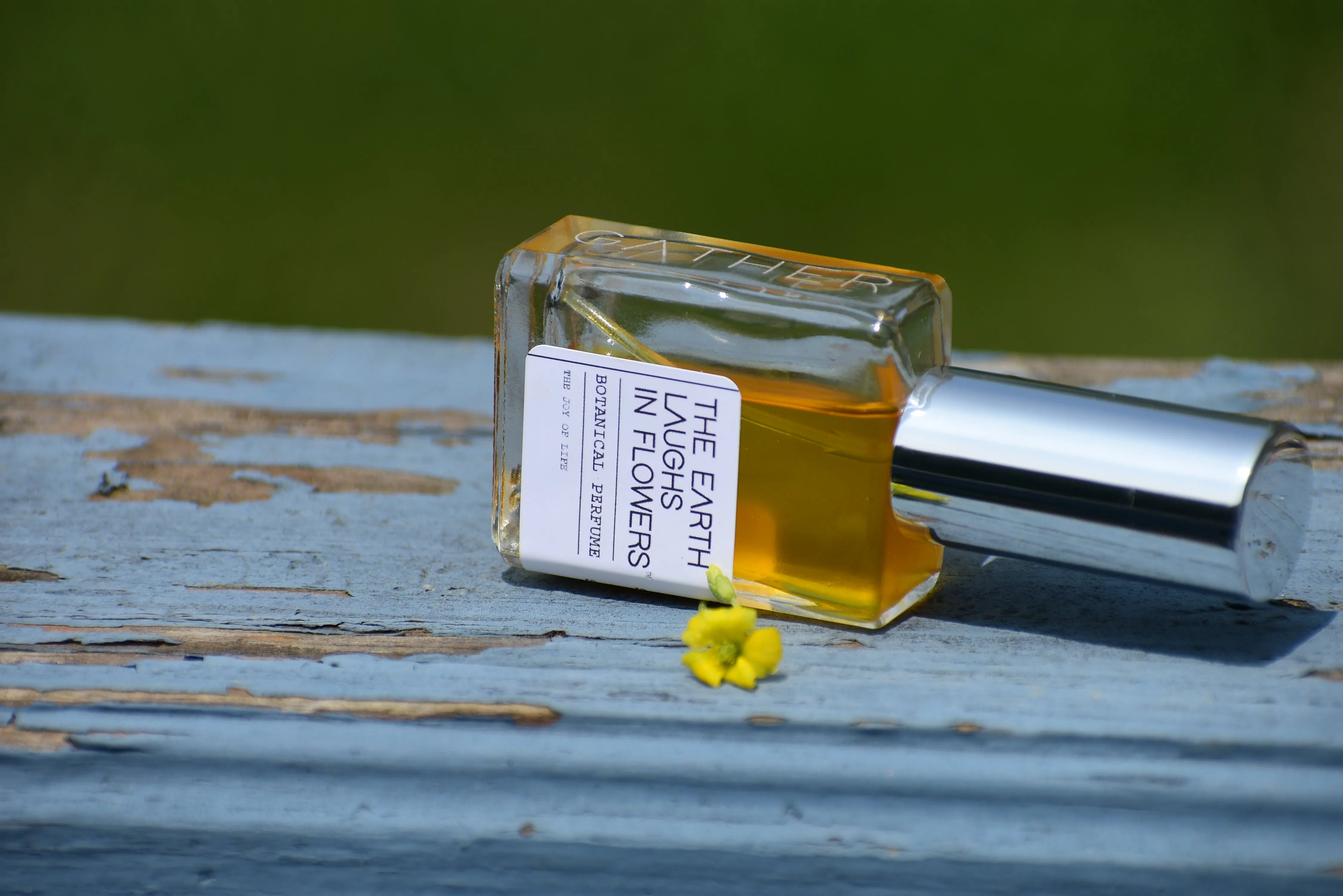 THE EARTH LAUGHS IN FLOWERS - Natural Botanical Perfume - The Joy of Life