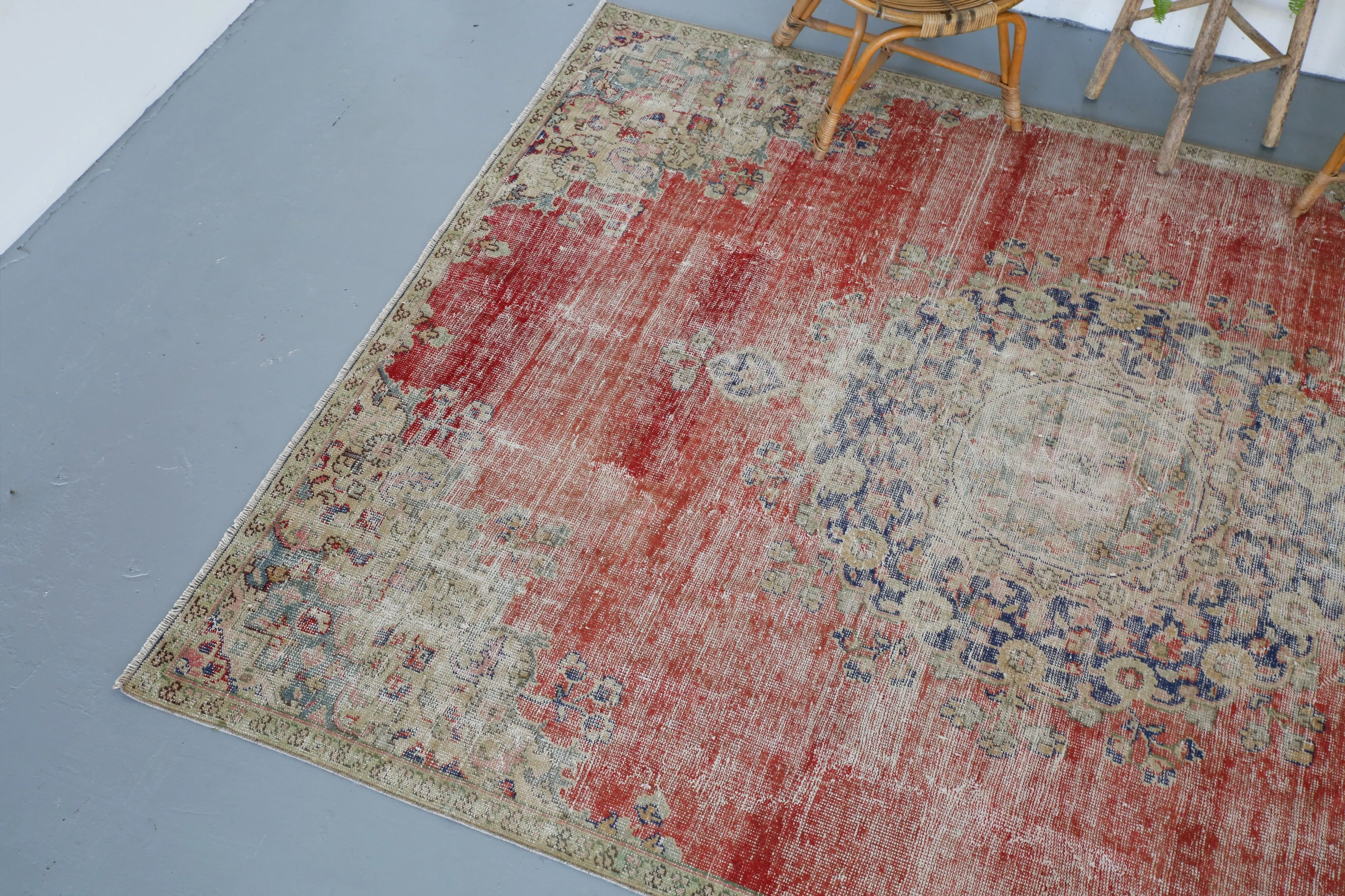 Vintage Isparta Rug 7.3ftx9ft