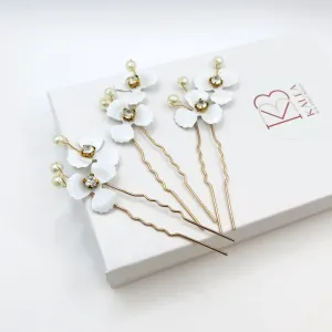 White Metal Flower Bride 3 PC Hairpin Set, Wedding Floral Minimalist Hair Pins, Bridesmaid Gold Wire Flower Hairpiece