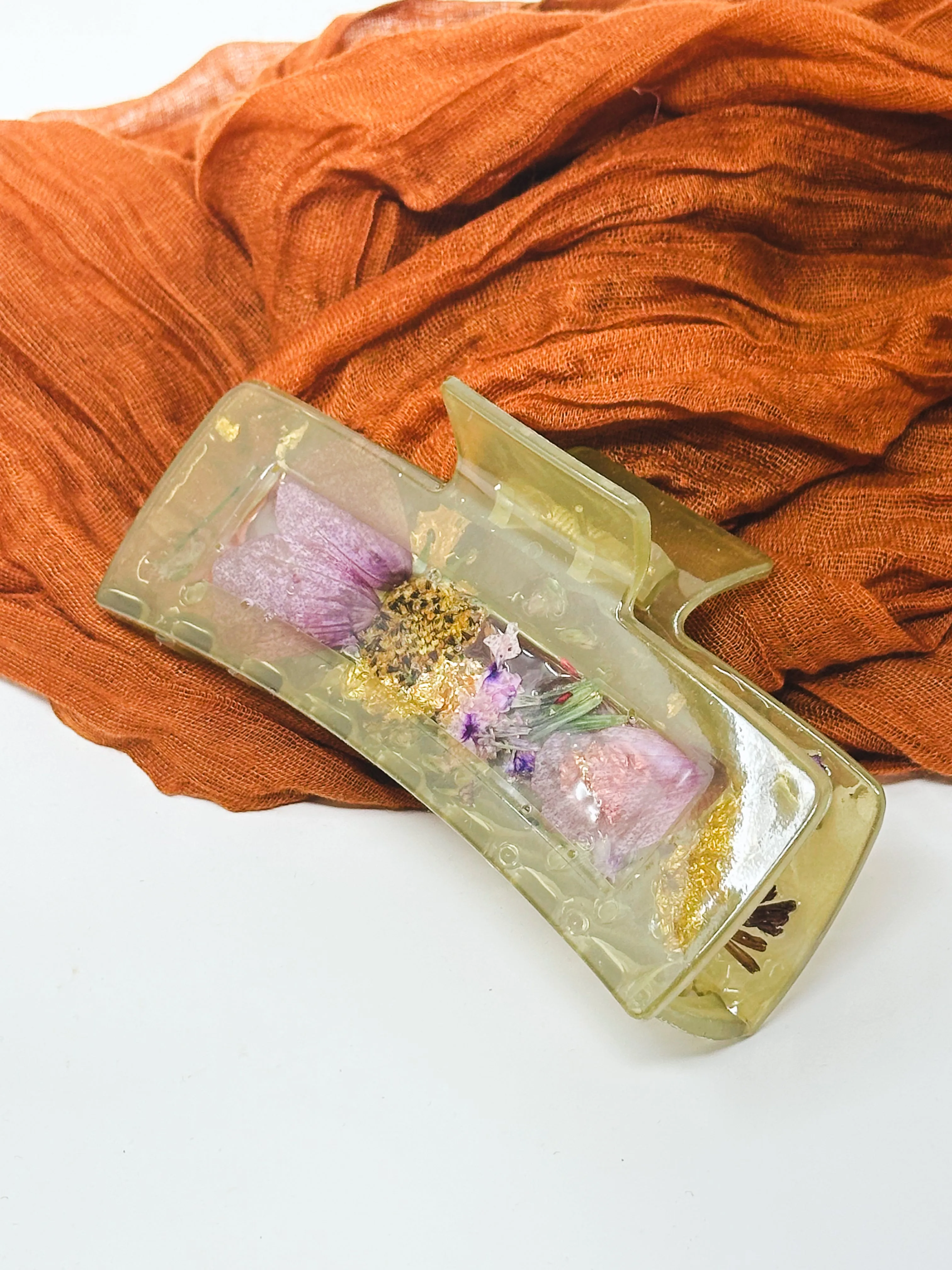 XL Claw Clip Infused with Real Pressed Flowers Cast in Resin. MADE TO ORDER: Choose between 3 color ways.