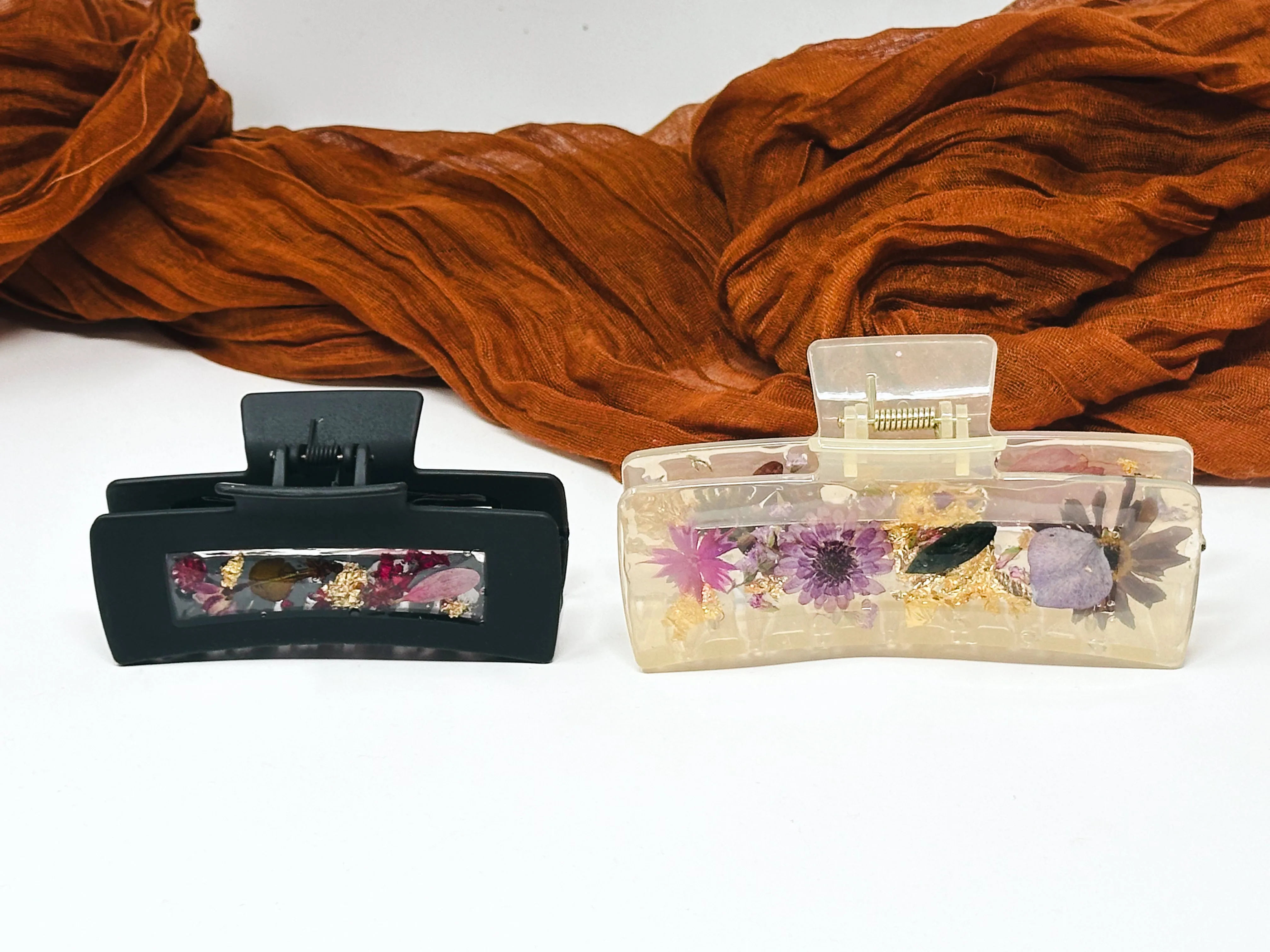 XL Claw Clip Infused with Real Pressed Flowers Cast in Resin. MADE TO ORDER: Choose between 3 color ways.