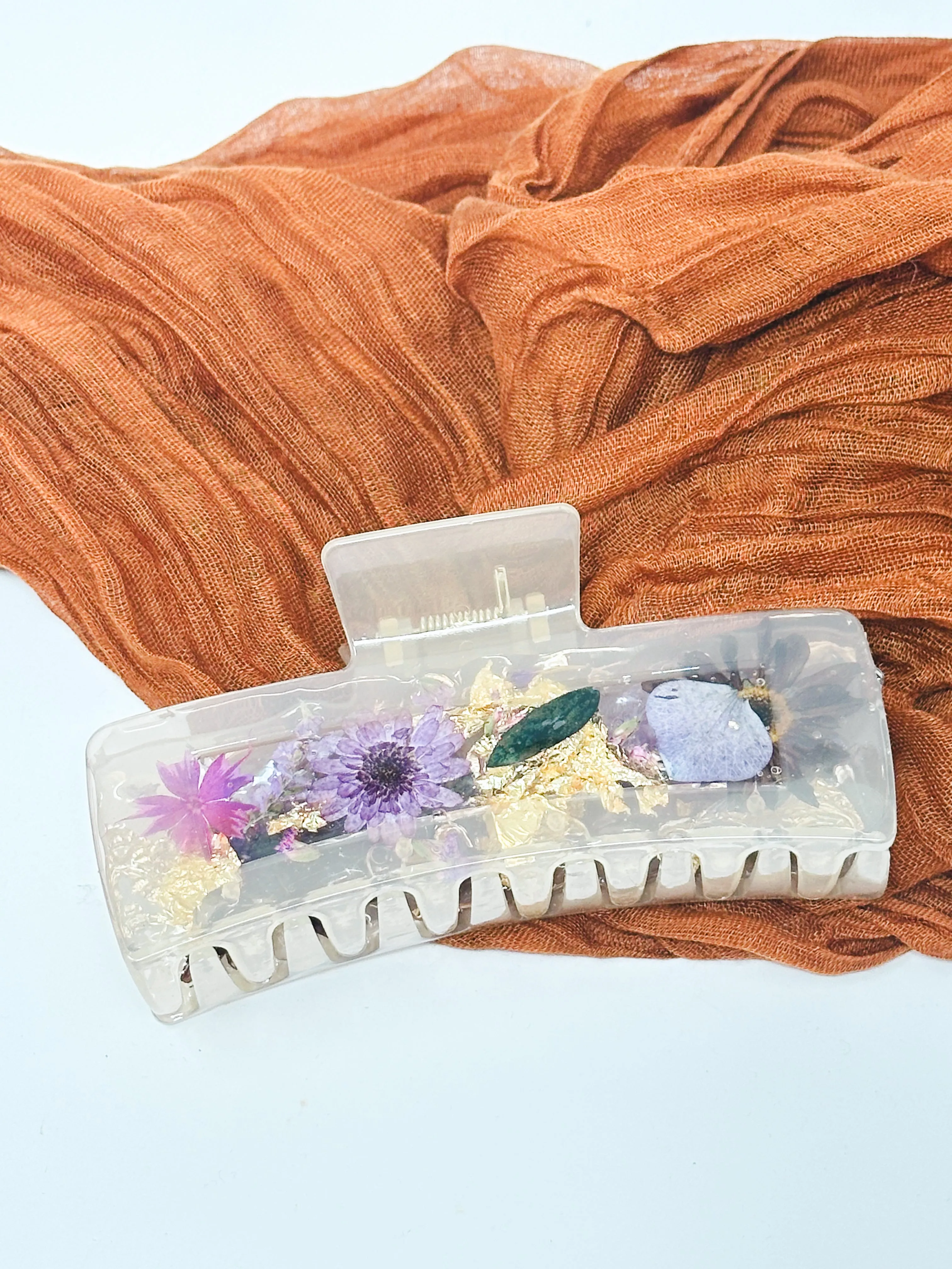 XL Claw Clip Infused with Real Pressed Flowers Cast in Resin. MADE TO ORDER: Choose between 3 color ways.